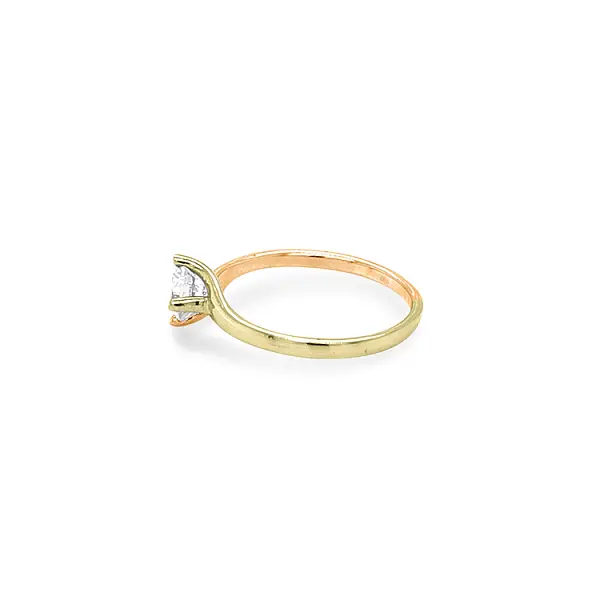 Gold Verlobungsring mit Zirkon