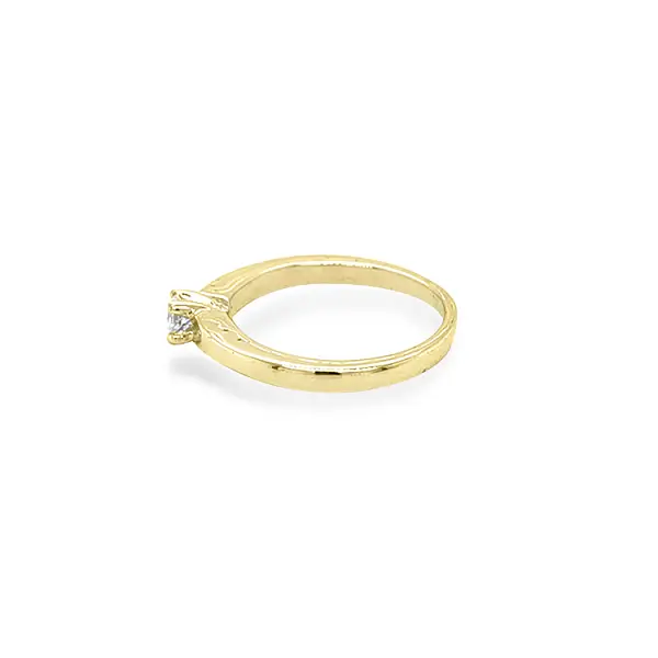 Gold Verlobungsring mit Zirkon