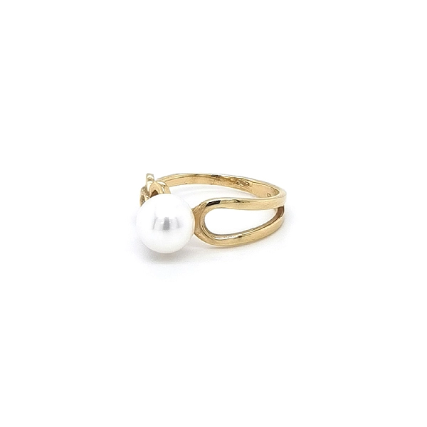 Goldring mit Perle