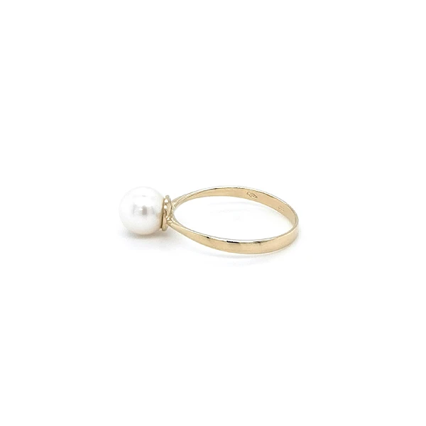 Goldring mit Perle