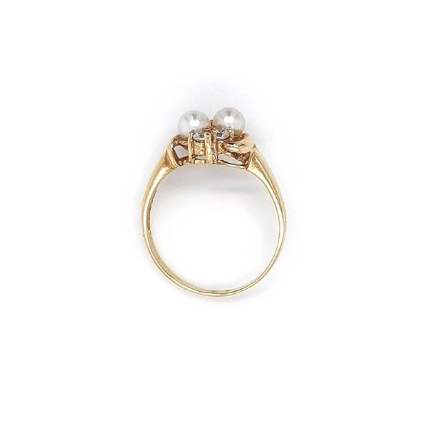 Goldring mit Perlen und Zirkonen