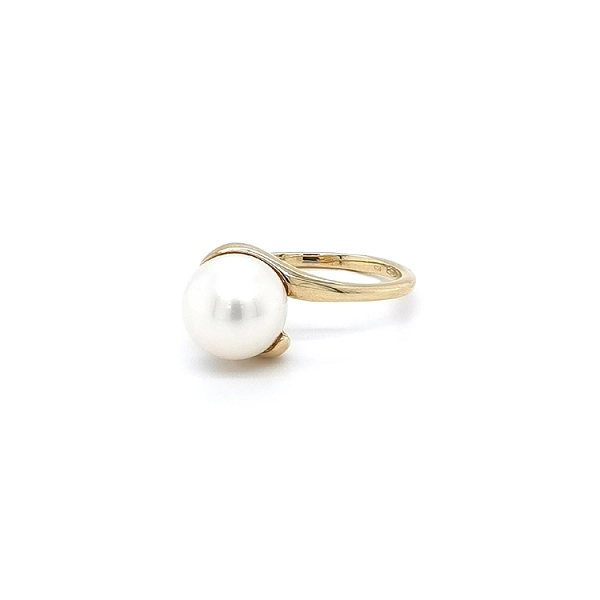 Goldring mit Perle