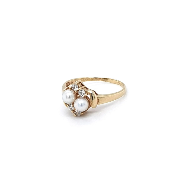 Goldring mit Perlen und Zirkonen