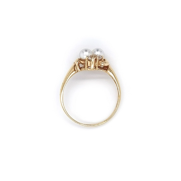 Goldring mit Perlen und Zirkonen