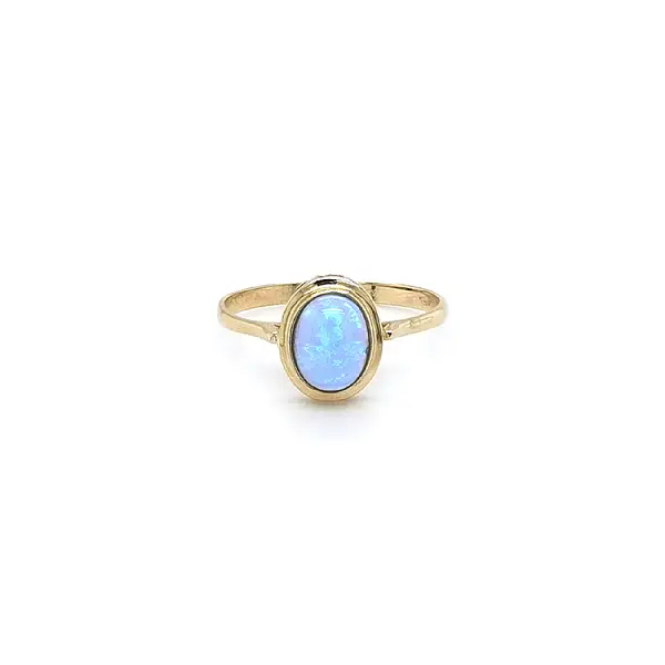 Goldring mit blauem Opal