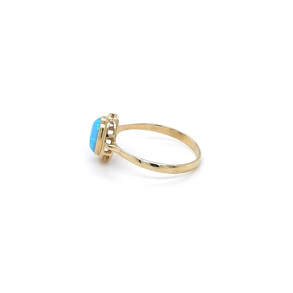 Goldring mit blauem Opal