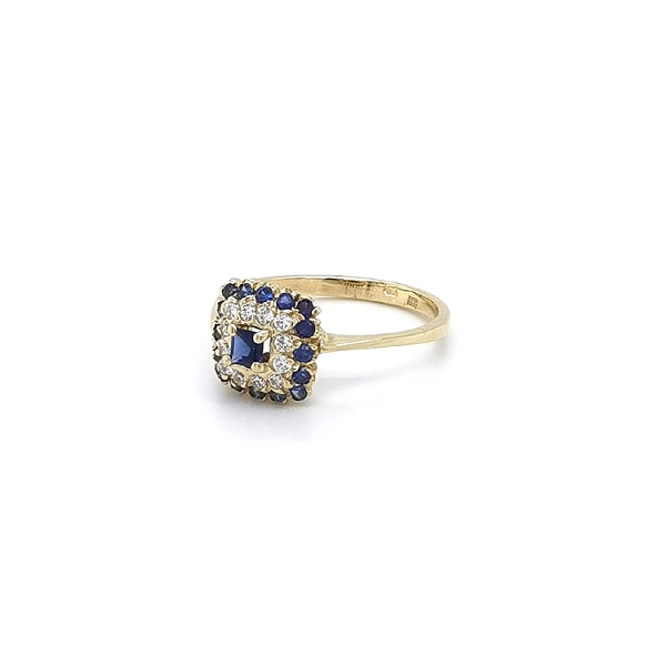 Goldring mit blauen Steinen