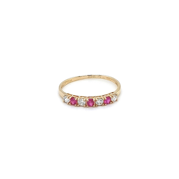 Goldring mit rosa Steinen