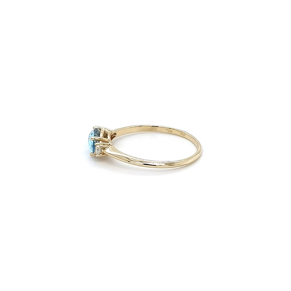Goldring mit Topas