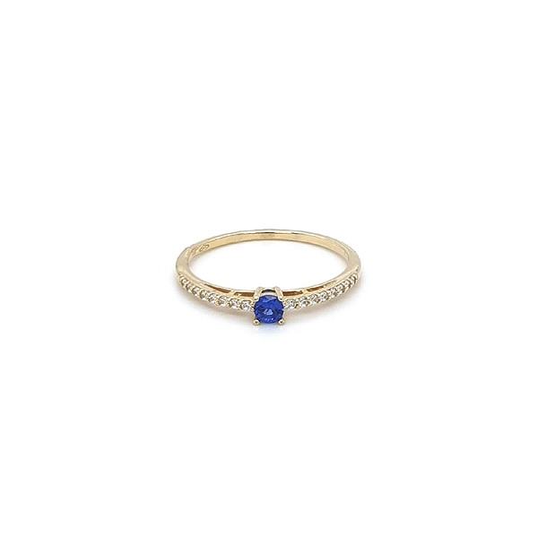 Goldring mit blauem Stein