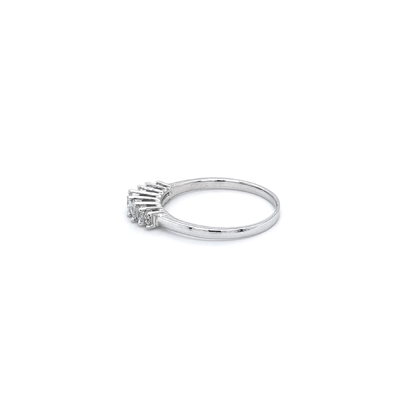 Ring mit Zirkonen aus Weißgold