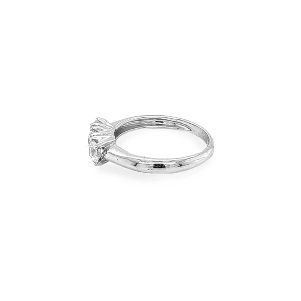 Goldring mit Zirkonen