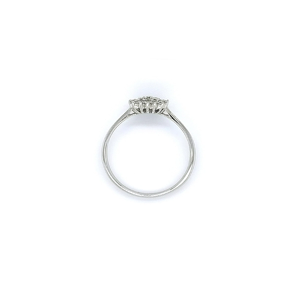 Ring mit Zirkonen aus Weißgold