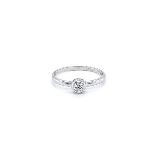 Verlobungsring mit Zirkon aus Weißgold