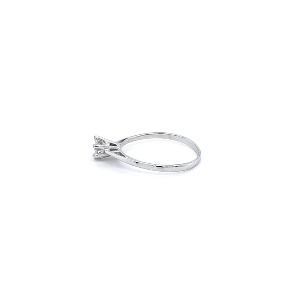Verlobungsring mit Zirkon aus Weißgold