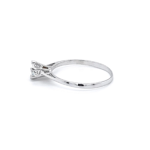 Verlobungsring mit Zirkon aus Weißgold