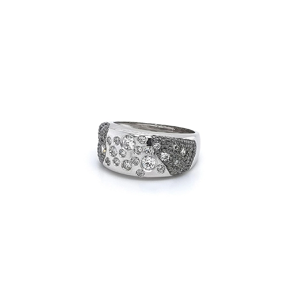 Ring mit Zirkonen aus Weißgold