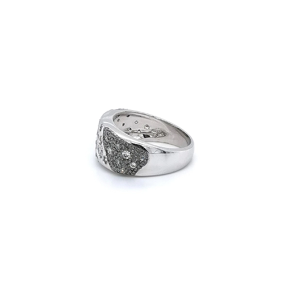 Ring mit Zirkonen aus Weißgold