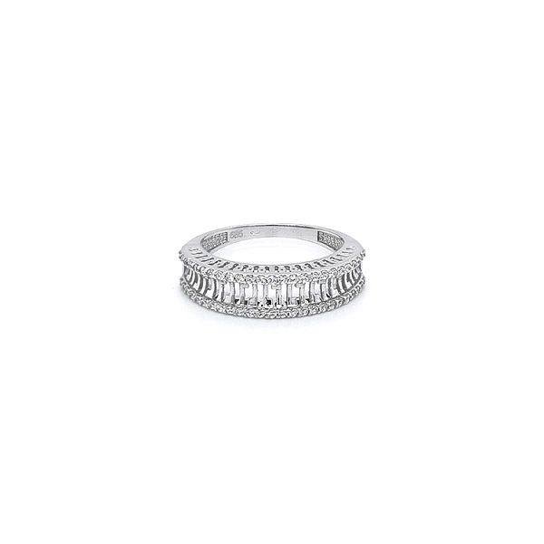 Ring mit Zirkonen aus Weißgold