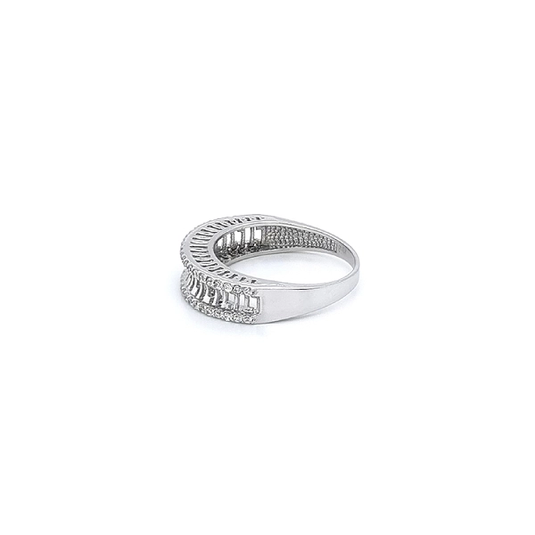 Ring mit Zirkonen aus Weißgold