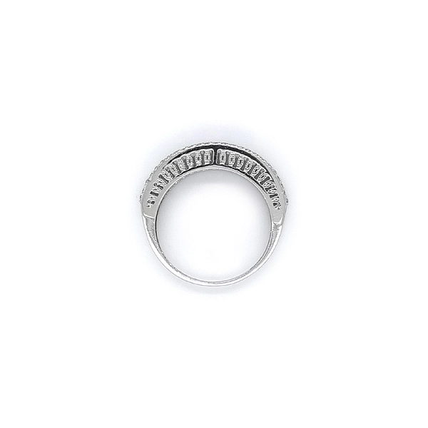 Ring mit Zirkonen aus Weißgold