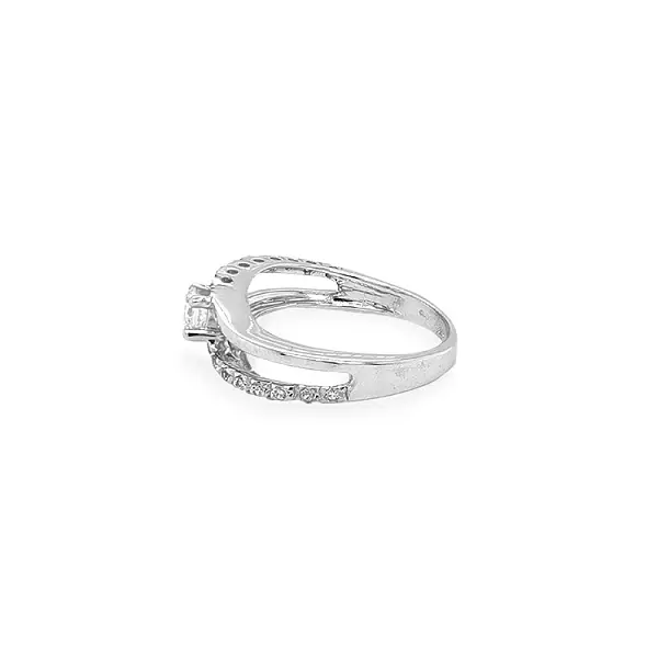 Goldring mit Zirkonen