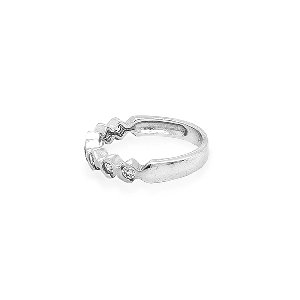 Goldring mit Zirkonen