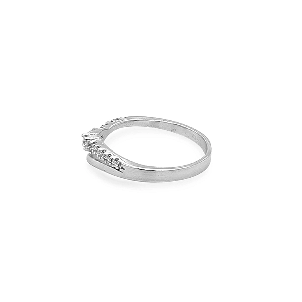 Goldring mit Zirkonen