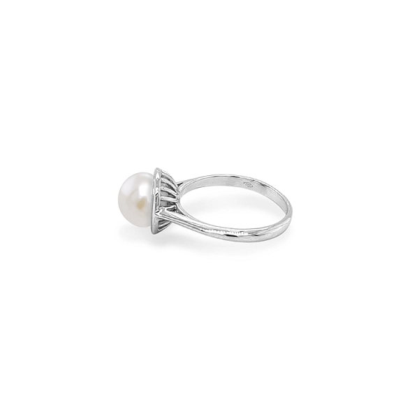 Goldring mit Perle