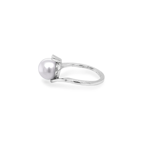 Goldring mit Perle