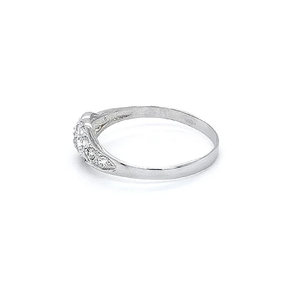 Ring mit Zirkonen aus Weißgold