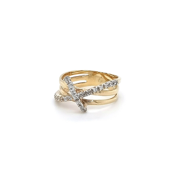 Ring mit Zirkonias in Gold-Kombination