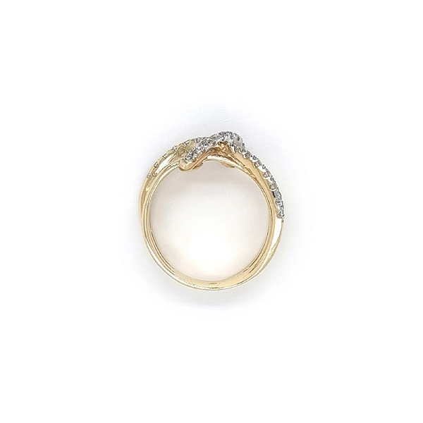 Ring mit Zirkonias in Gold-Kombination