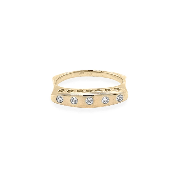 Goldring mit Zirkonen