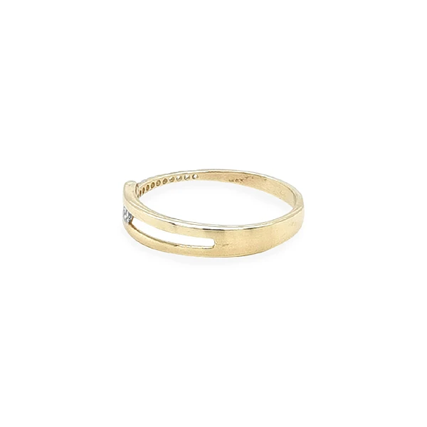 Goldring mit Zirkonen