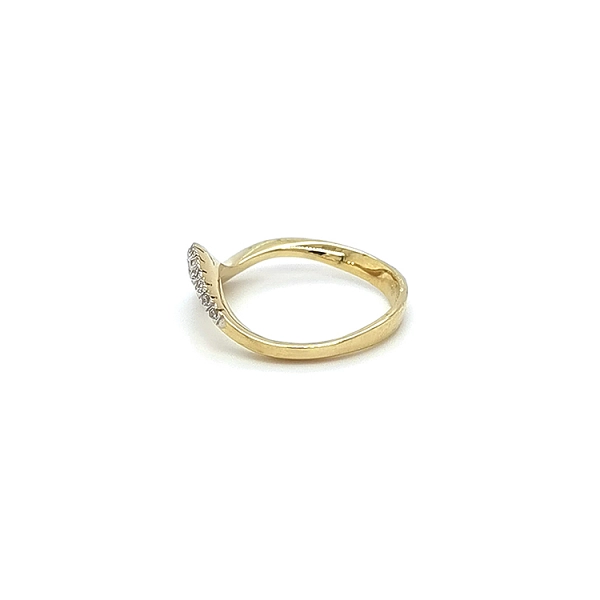 Goldring mit Zirkonen