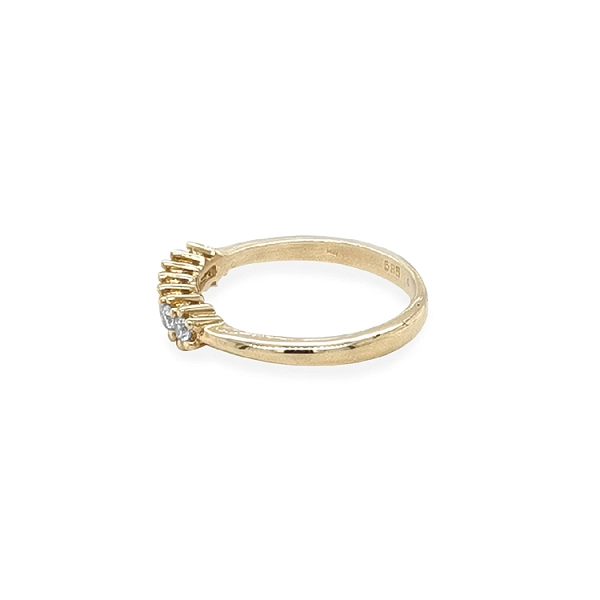 Goldring mit Zirkonen
