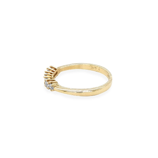 Goldring mit Zirkonen