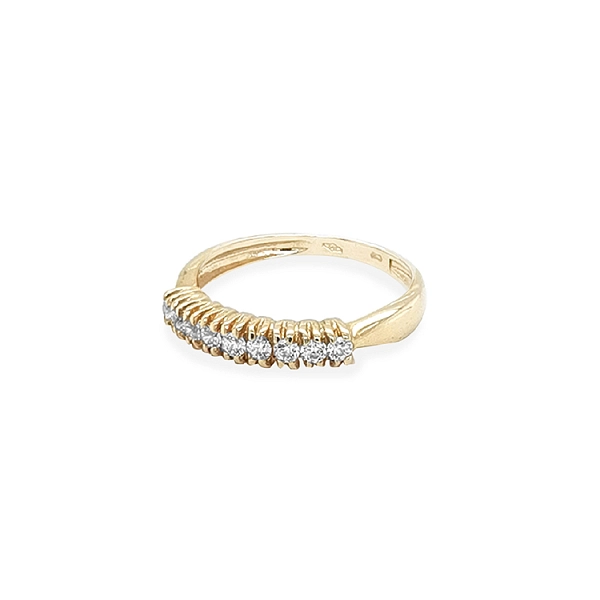 Goldring mit Zirkonen