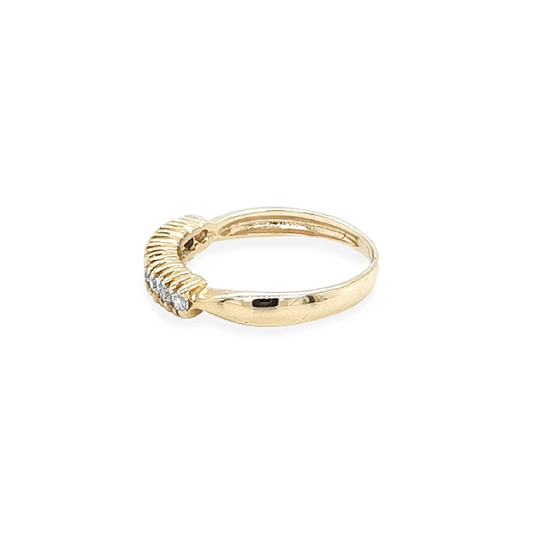 Goldring mit Zirkonen