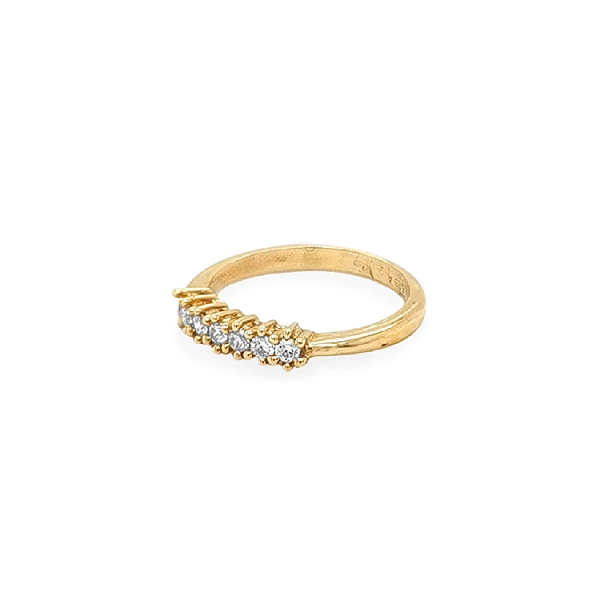 Goldring mit Zirkonen