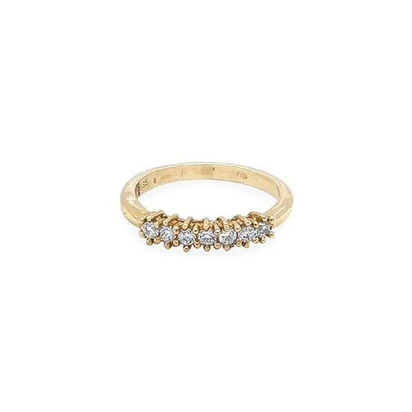 Goldring mit Zirkonen