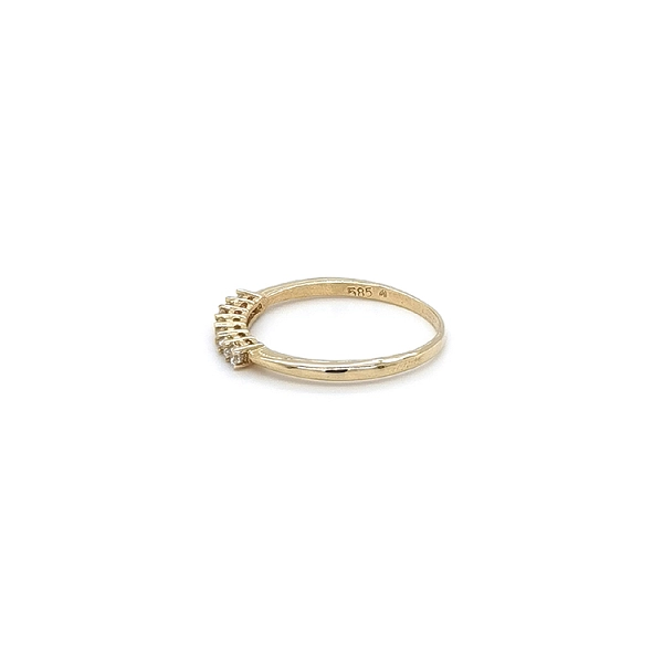 Goldring mit Zirkonen
