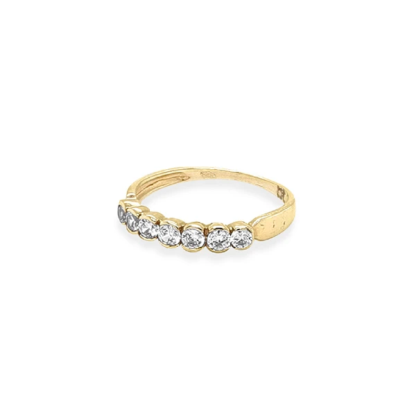 Goldring mit Zirkonen