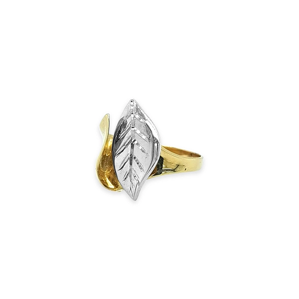 Goldener Ring aus kombiniertem Gold