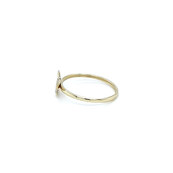 Goldener Ring in Form eines Schmetterlings