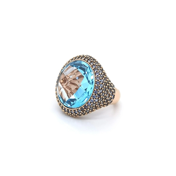 Goldring mit blauem Stein