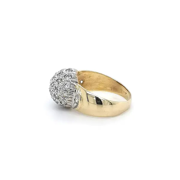 Ring mit Zirkonias in Gold-Kombination