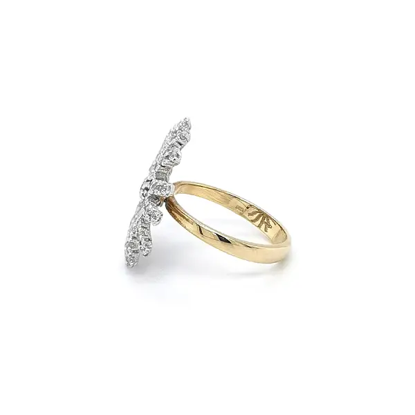 Ring mit Zirkonias in Gold-Kombination