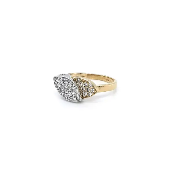 Ring mit Zirkonias in Gold-Kombination